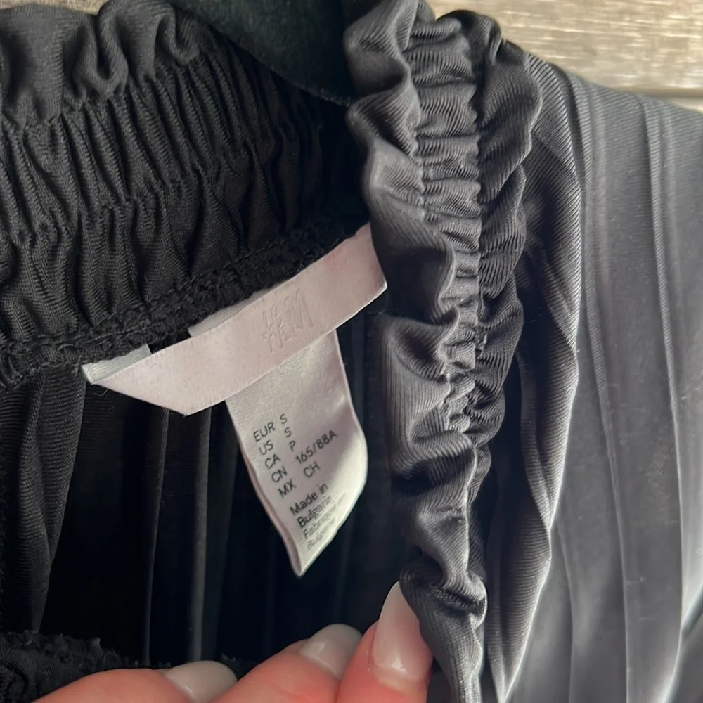 Pleated Tank - Picture 2 of 3
